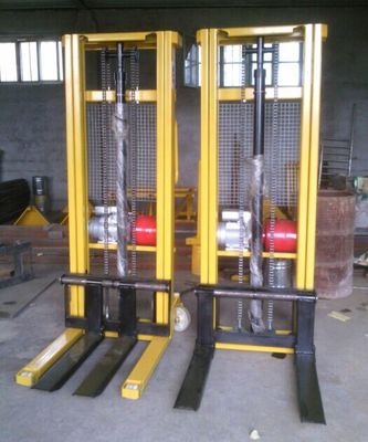 諸城力士機械廠批發(fā)供應(yīng)叉車桶夾,油桶夾,桶夾具